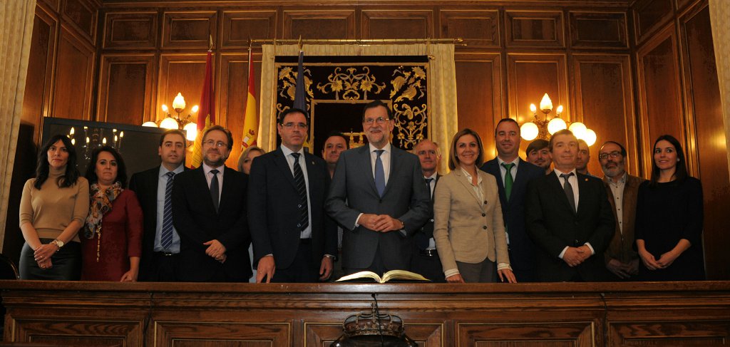 Cospedal y Rajoy con el grupo popular en la diputación provincial de Cuenca