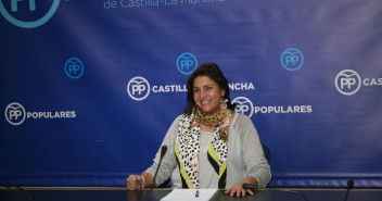 Arnedo durante la rueda de prensa en las Cortes de Castilla-La Mancha