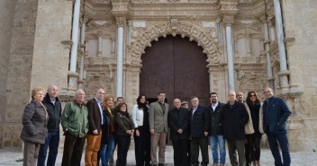 Catalá junto a miembros de la candidatura por Toledo durante su visita a la Colegiata de Torrijos