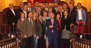Cospedal en el senado con los alcaldes del PP de la zona de Torrijos (Toledo)