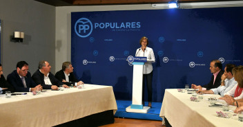 Cospedal durante la reunión con los presidentes provinciales del PP en Castilla-La Mancha