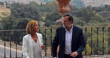 Cospedal con Rajoy al inicio del acto en Toledo