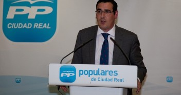 Manuel Borja durante la rueda de prensa