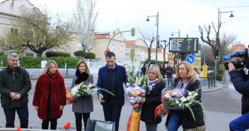 Han realizado una ofrenda floral a las victimas del terrorismo