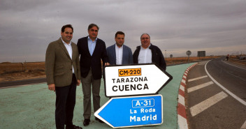 Tirado junto al alcalde de Cuenca y Albacete