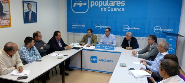 Núñez durante la comisión de Fomento del partido popular de CLM
