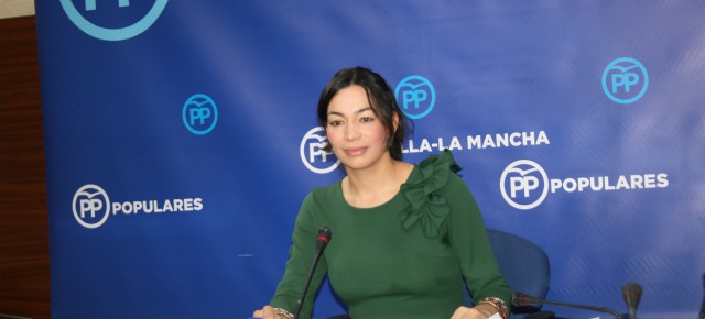 Claudia Alonso durante la rueda de prensa