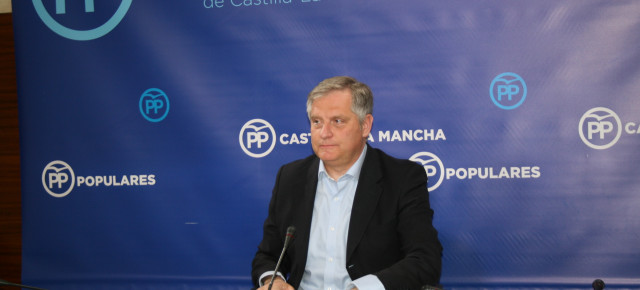 Cañizares durante la rueda de prensa en las Cortes de Castilla-La Mancha