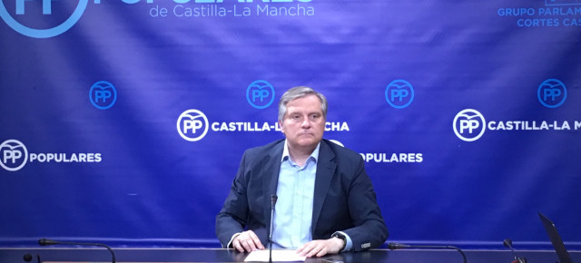 Cañizares durante la rueda de prensa en las Cortes de Castilla-La Mancha