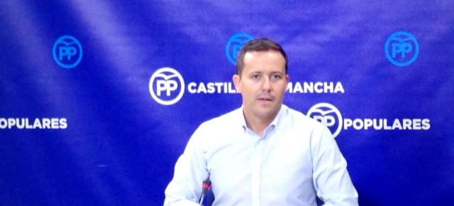Velazquez durante la rueda de prensa en las Cortes de Castilla-La Mancha