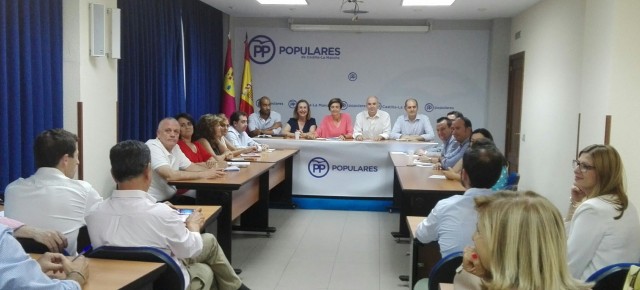 Ana Gonzalez preside la reunión de la comisión de Educación del PP de CLM