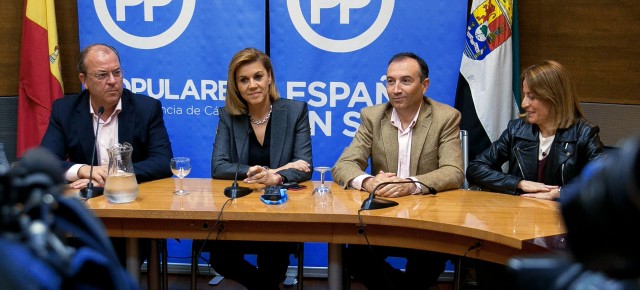 Cospedal preside la reunión de la Junta Directiva del PP de Extremadura