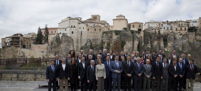 Cospedal y Rajoy con los presidentes y portavoces de las diputaciones de España
