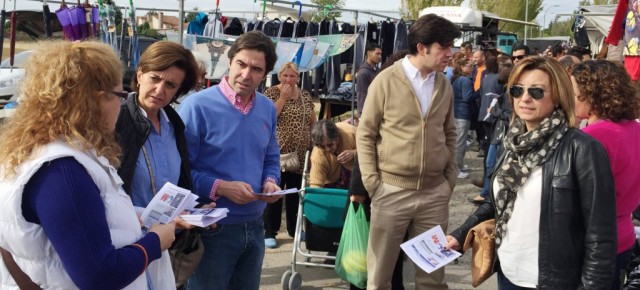 El portavoz adjunto del PP en las Cortes regionales en  Torrejon de Rey informa a los ciudadanos sobre las intenciones de Page con  el convenio sanitario
