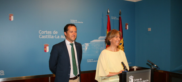 Guarinos y Velazquez durante la rueda de prensa previa a la comisión parlamentaria