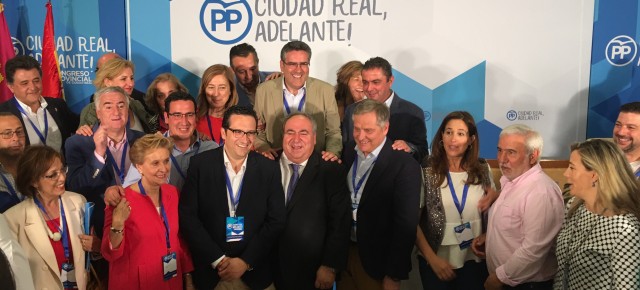 Tirado con Cañizares y miembros de la nueva ejecutiva provincial 