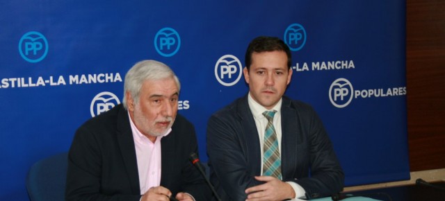 Jimenez y Velazquez en rueda de prensa en las Cortes de CLM