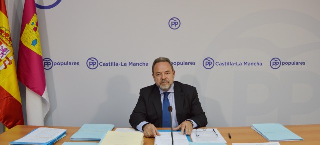 Labrador durante la rueda de prensa en la sede del Partido Popular de Castilla-La Mancha