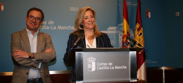 Merino junto a Martinez durante rueda de prensa previa a la comisión paralamentaria