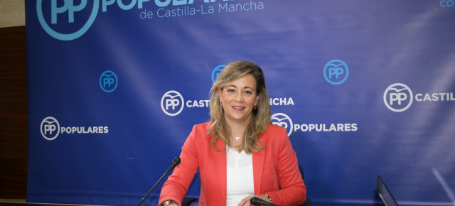 Merino durante la rueda de prensa en las Cortes de Castilla-La Mancha