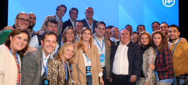 Nuñez con los alcaldes y concejales de CLM que han participado en la Intermunicipal nacional en Malaga