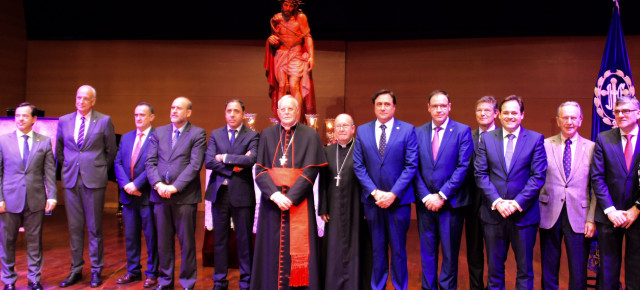 Núñez asiste al pregón de la Semana Santa de Cuenca