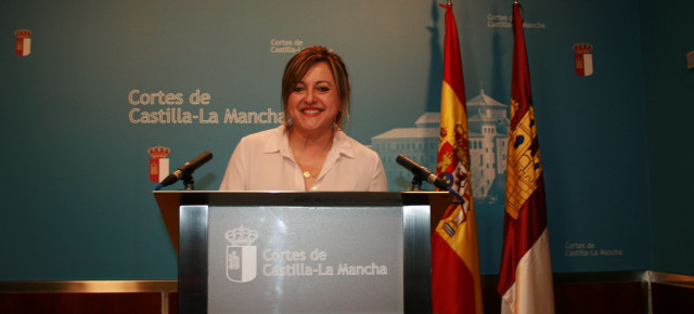 Martinez en rueda de prensa en las Cortes de CLM