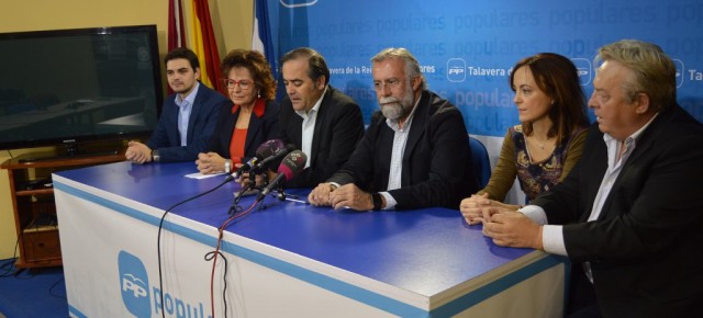 Riolobos en rueda de prensa en la sede del PP de Talavera de la Reina