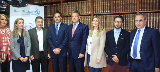 Reunión Agudo y Catalá, con profesionales jurídicos dentro de la Ruta Social del Partido Popular