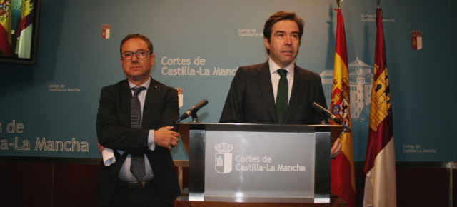 Robisco y Martínez en rueda de prensa previa a la comisión parlamentaria