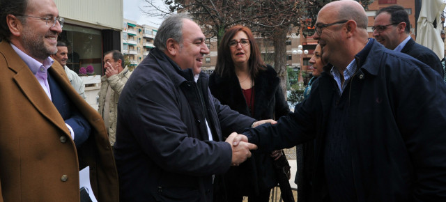 Tirado saludando a los participantes en la convención provincial del PP de Cuenca