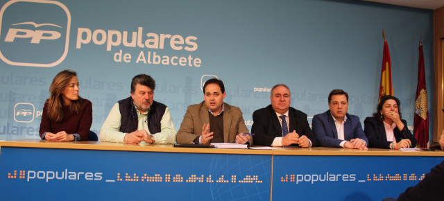 Tirado presidiendo la Junta Directiva provincial del PP de Albacete