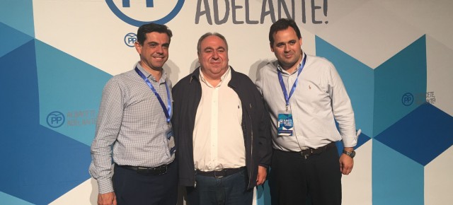 Tirado junto al Presidente provincial Francisco Nuñez y el Alcalde de Albacete Javier Cuenca