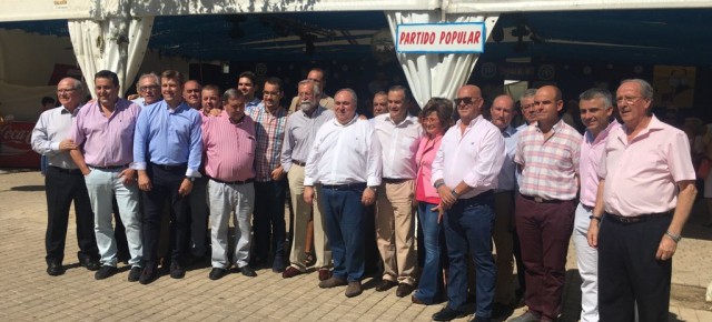 Tirado con los alcaldes de la zona de la comarca de Talavera