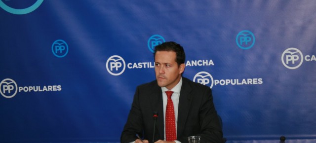 Carlos Velazquez en rueda de prensa