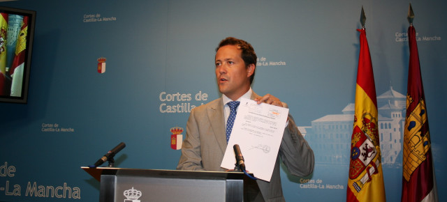 Velázquez durante la rueda de prensa previa a la comisión parlamentaria